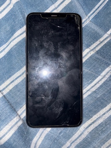 iPhone11Pro MAX 取り引き早者勝ち (大城岬) 糸満のソフトバンク