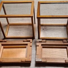 ガラス(プラスチックかも)ケース2つ　の画像