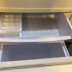 2ドア冷蔵庫の画像