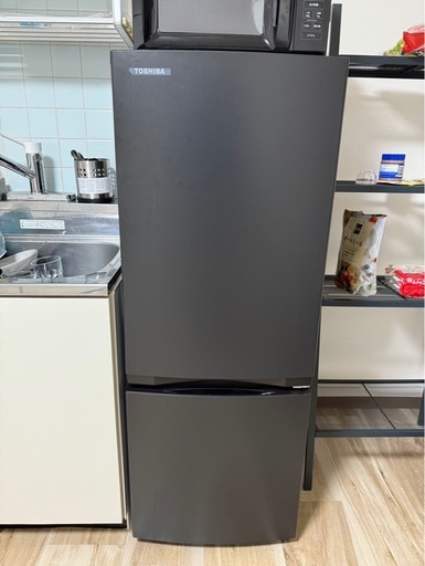 ほぼ新品　冷蔵庫　TOSHIBA 2ドア