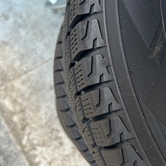 ほぼ新品！215/70 R16 2023年製 横浜ブリジストン スタッドレスタイヤ4本セット ホイール付きの画像