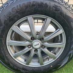 ほぼ新品！215/70 R16 2023年製 横浜ブリジストン スタッドレスタイヤ4本セット ホイール付きの画像