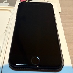 Apple iPhone SE (第2世代) ブラック 本体の画像