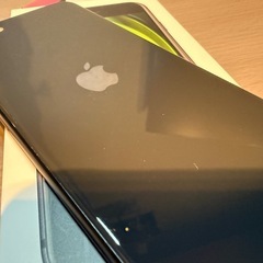 Apple iPhone SE (第2世代) ブラック 本体の画像