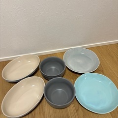 ル・クルーゼ　ストウブほか食器の画像