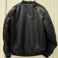 UNIQLO MA-1ブルゾン黒 メンズ中古　サイズMの画像