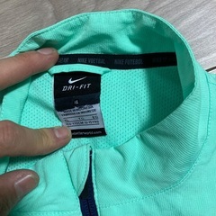 NIKE🔴ジャンパーLサイズの画像