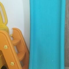 室内用 すべり台付きバスの画像