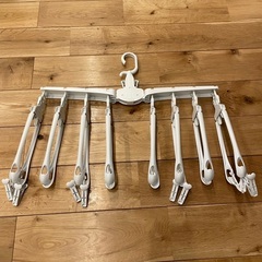 8連ハンガー　ワンタッチ　折りたたみ　収納　ホワイト　洗濯物干し　ピンチの画像