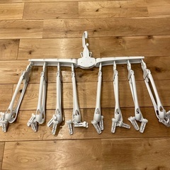 8連ハンガー　ワンタッチ　折りたたみ　収納　ホワイト　洗濯物干し　ピンチの画像