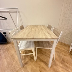 ダイニングテーブル、椅子4脚の画像