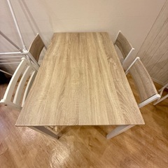 ダイニングテーブル、椅子4脚の画像