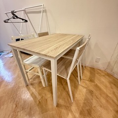 ダイニングテーブル、椅子4脚の画像