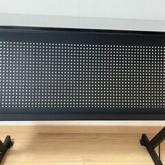 パソコンデスク(天板：強化ガラス、フレーム：金属)の画像