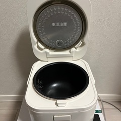 炊飯器の画像