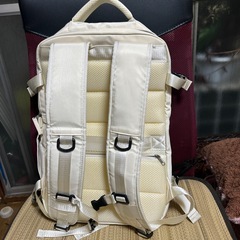 リュックホワイト美品の画像