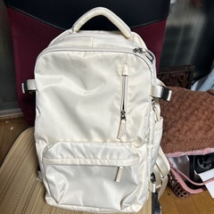 リュックホワイト美品の画像