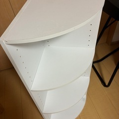 ニトリのコーナーラック白の画像