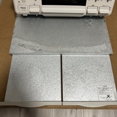 ガスコンロと補助テーブルセットの画像