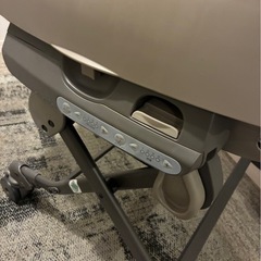 【Combi ネムリラ AUTO SWING BEDi】 オートスウィング ハイローチェア（説明書・テーブル・幌付き）の画像