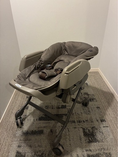 【Combi ネムリラ AUTO SWING BEDi】 オートスウィング ハイローチェア（電動スイングベッド）乳児