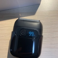 新品　電動シェーバー 3枚刃 乾湿両用 LED残量表示 往復式 IPX7全身防水の画像