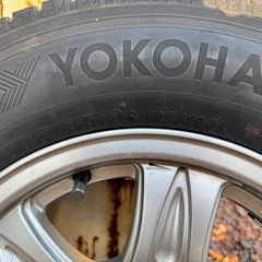 ハイエース用スタッドレスタイヤの画像