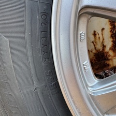 ハイエース用スタッドレスタイヤの画像