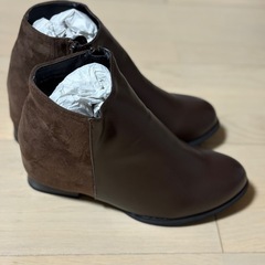 【新品未使用】ショートブーツ24〜25相当の画像