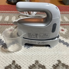 スチームアイロンとアイロン台の画像