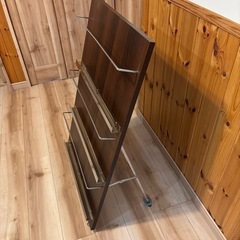 雑誌ラックの画像