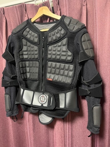 ヨロイ　プロテクター