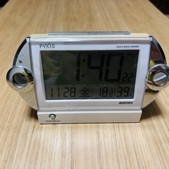 SEIKO CLOCK (セイコークロック) 目覚し時計 PYXIS ライデン デジタル 電波時計 大音量 NR522W ホワイトの画像