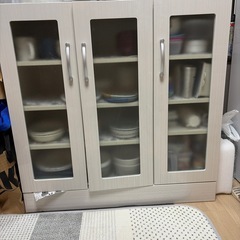 食器棚の画像