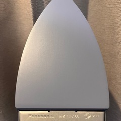 アイロンとアイロン台の画像