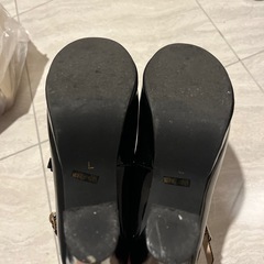 Ank Rouge ダブルリボン 黒エナメル パンプスの画像