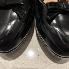 Ank Rouge ダブルリボン 黒エナメル パンプスの画像