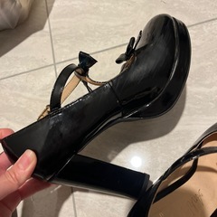 Ank Rouge ダブルリボン 黒エナメル パンプスの画像