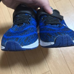 【瞬足】16.5cm スニーカーの画像