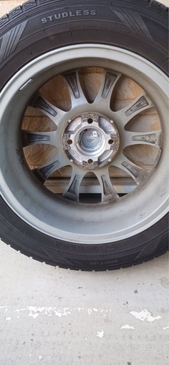 ホイール付きスタッドレスタイヤ4本セット(175/65R15)