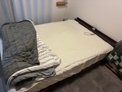 ダブルベッド（マットレス付）