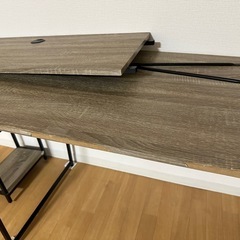 L字デスクの画像