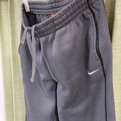 ナイキ NIKE スウェットパンツ グレー 刺繍ロゴ パンツ ボトムス スウェット　サイズL  裏起毛の画像