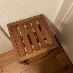 サイドテーブルの画像