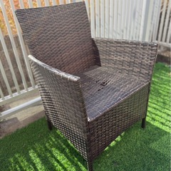 テラス用テーブル　椅子　４点セットの画像