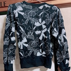 ✨️オシャレ✨️ TADPOLE 長袖ニットセーター 肩パット入り❤️の画像