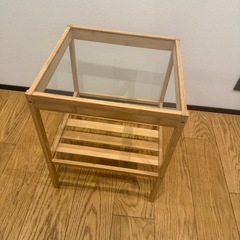 サイドテーブルの画像