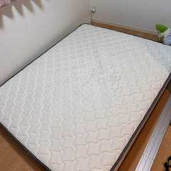 【クイーンサイズマットレス＋夏冬敷きパッド＋除湿シートセット】の画像