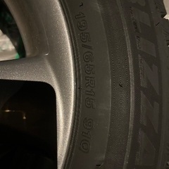 【美品】日産セレナ　スタッドレスタイヤ　ホイール付き4本セット　ブリザックVRX3の画像