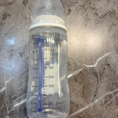 美品！ヌーク　哺乳瓶の画像